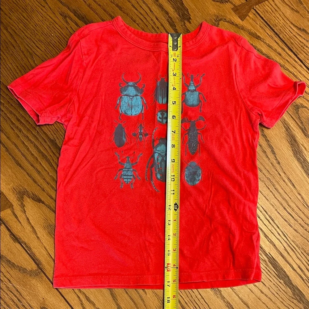 GAP vibrant red